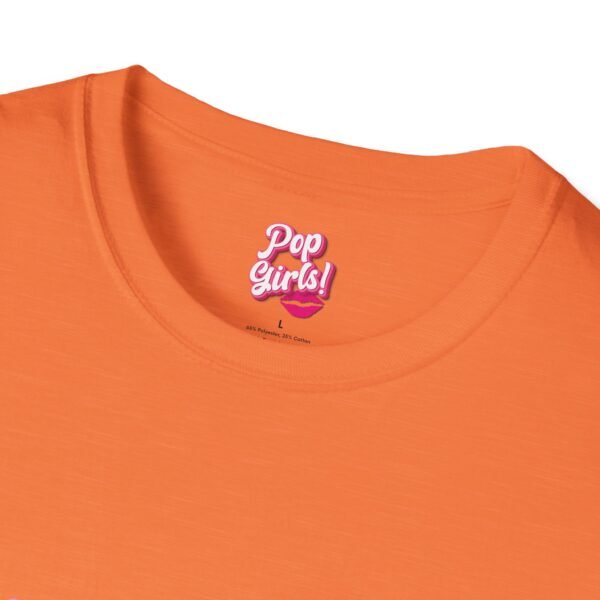 Peach in Love! T-Shirt - Image 17